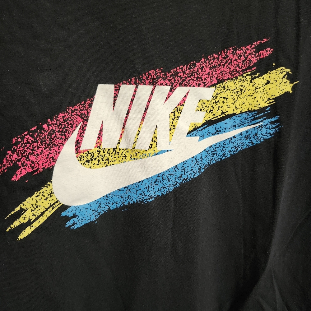 Nike T-Shirt Black with Logo - Size Medium